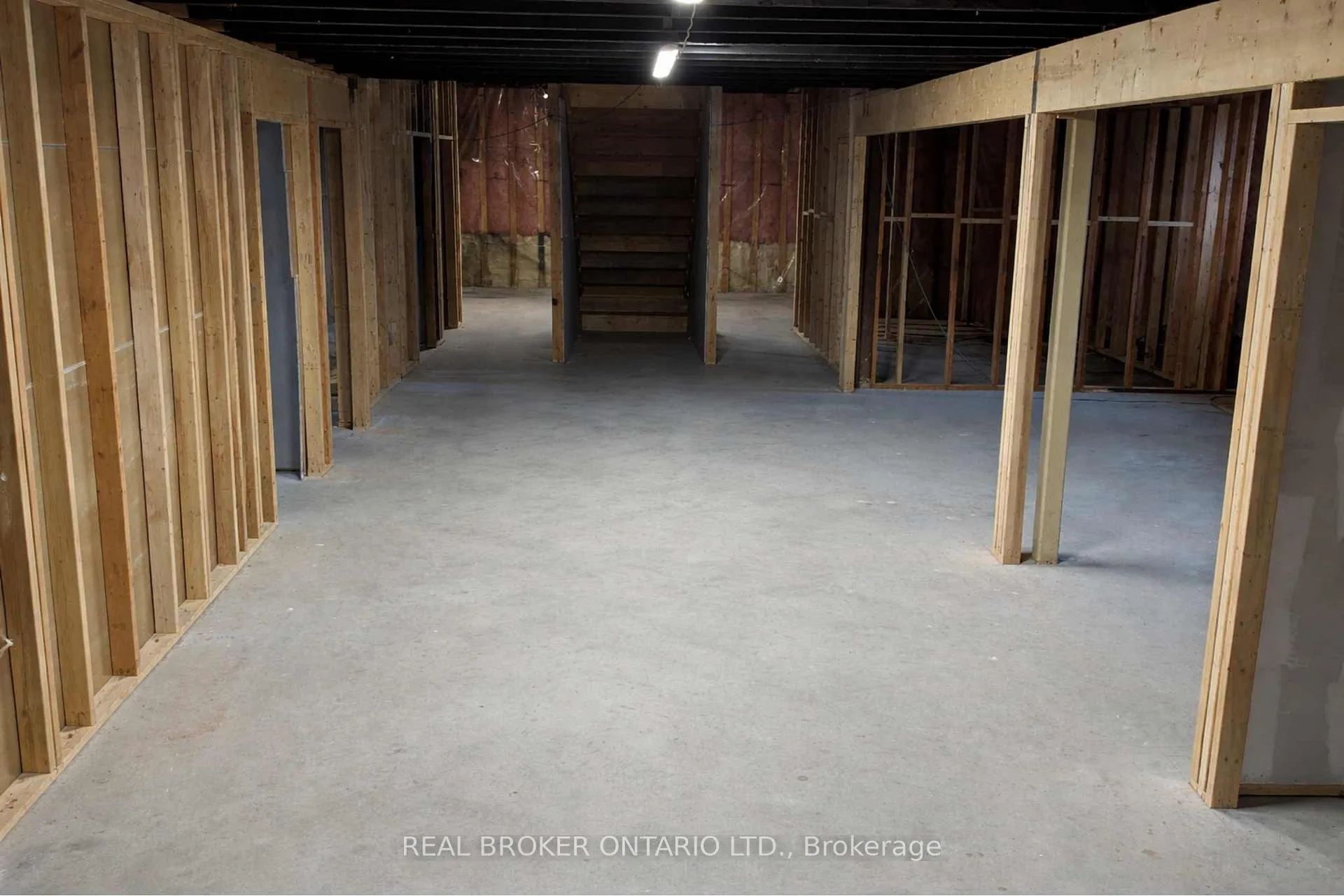 Photo 16 of 2048 Albert Street S, Howick — HOMEH