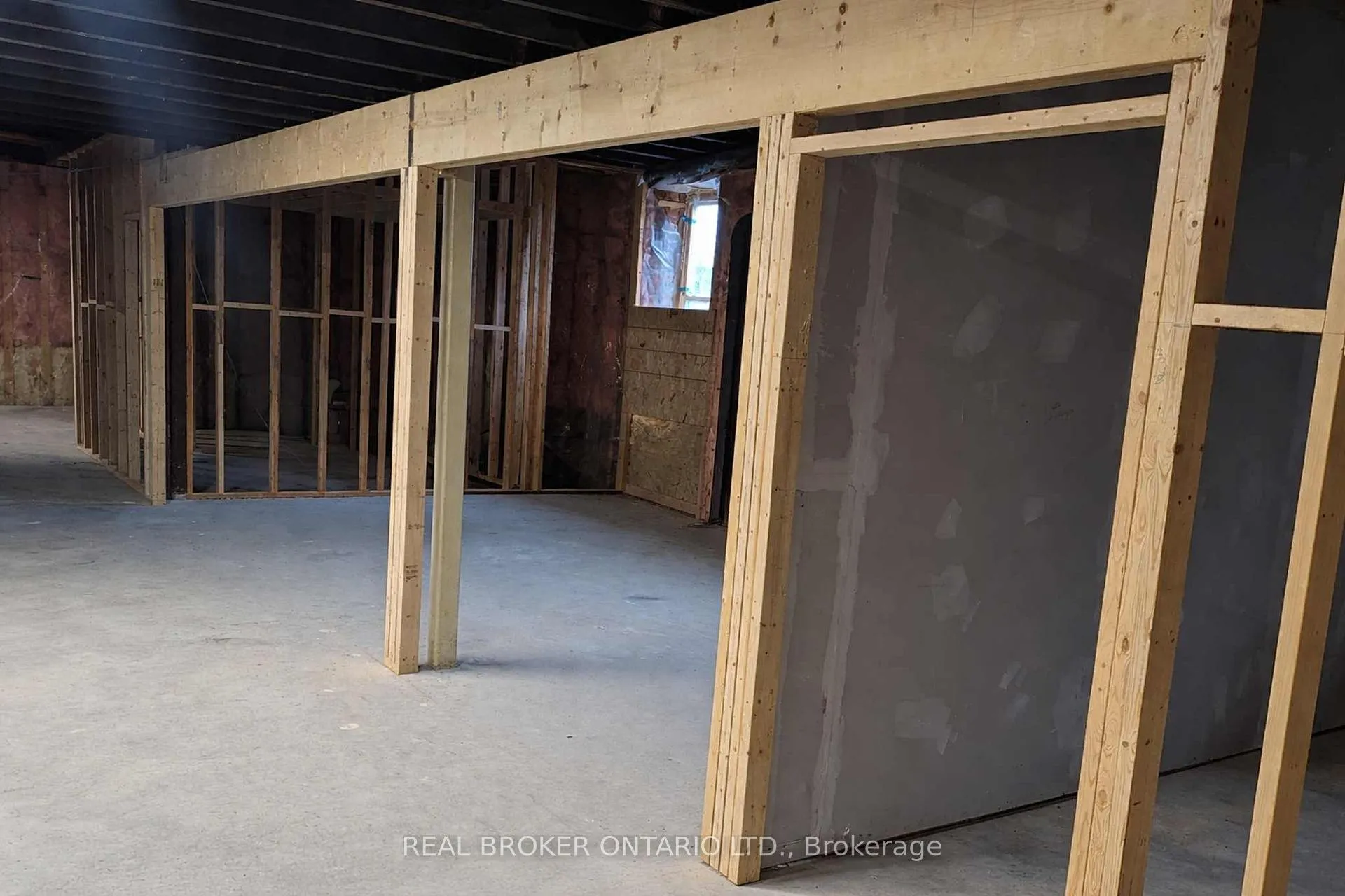 Photo 19 of 2048 Albert Street S, Howick — HOMEH