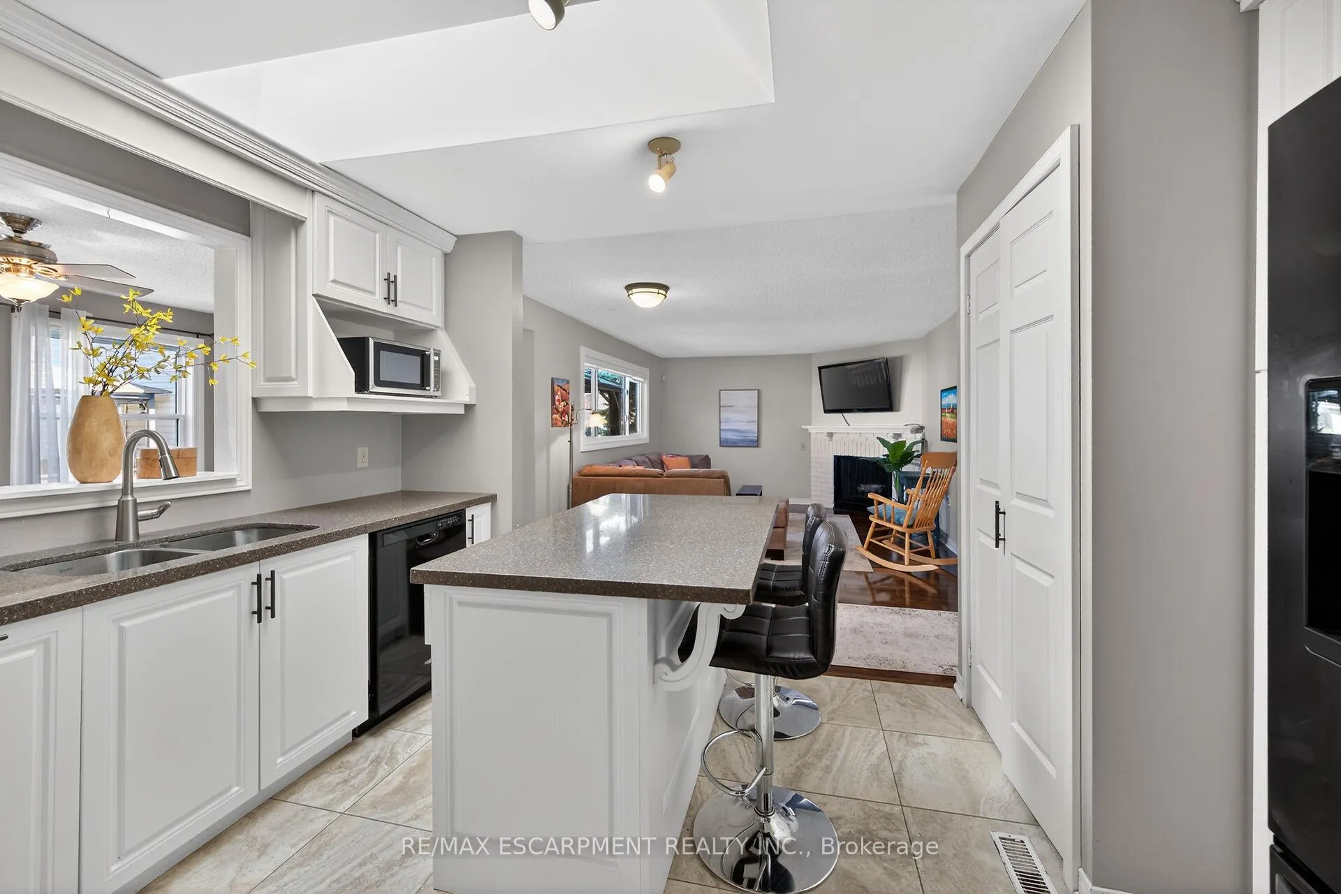 Photo 12 of 232 Silverbirch Boulevard, Hamilton, Villages of Glancaster — HOMEH