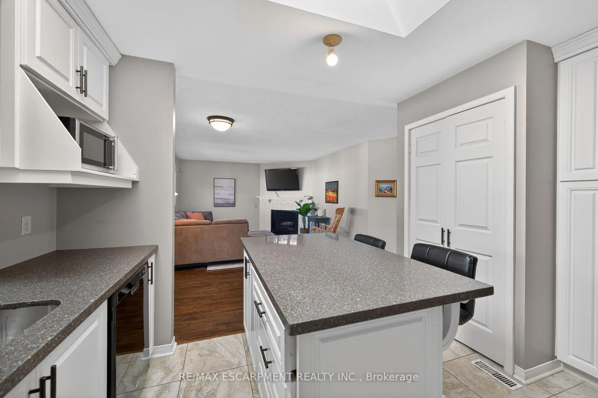 Photo 14 of 232 Silverbirch Boulevard, Hamilton, Villages of Glancaster — HOMEH