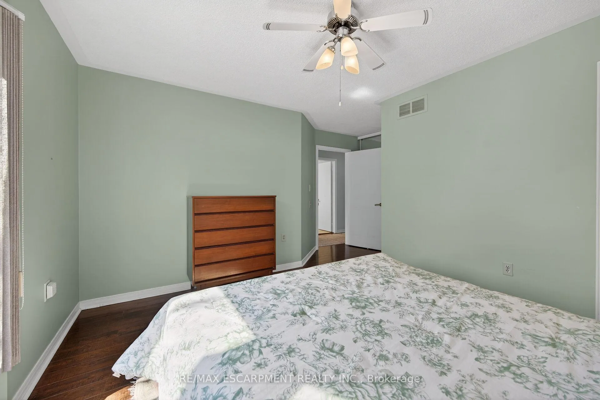 Photo 21 of 232 Silverbirch Boulevard, Hamilton, Villages of Glancaster — HOMEH