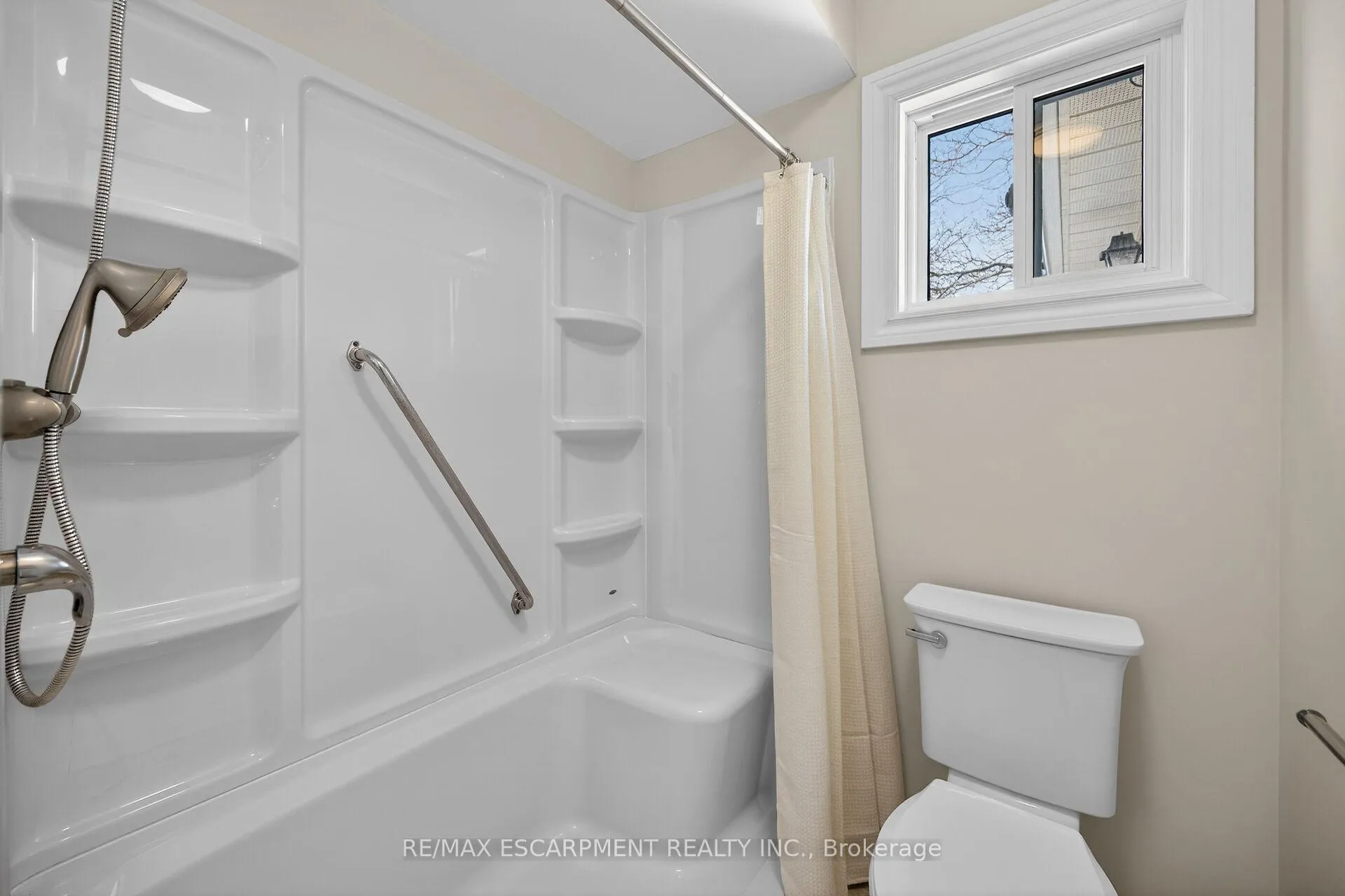 Photo 26 of 232 Silverbirch Boulevard, Hamilton, Villages of Glancaster — HOMEH