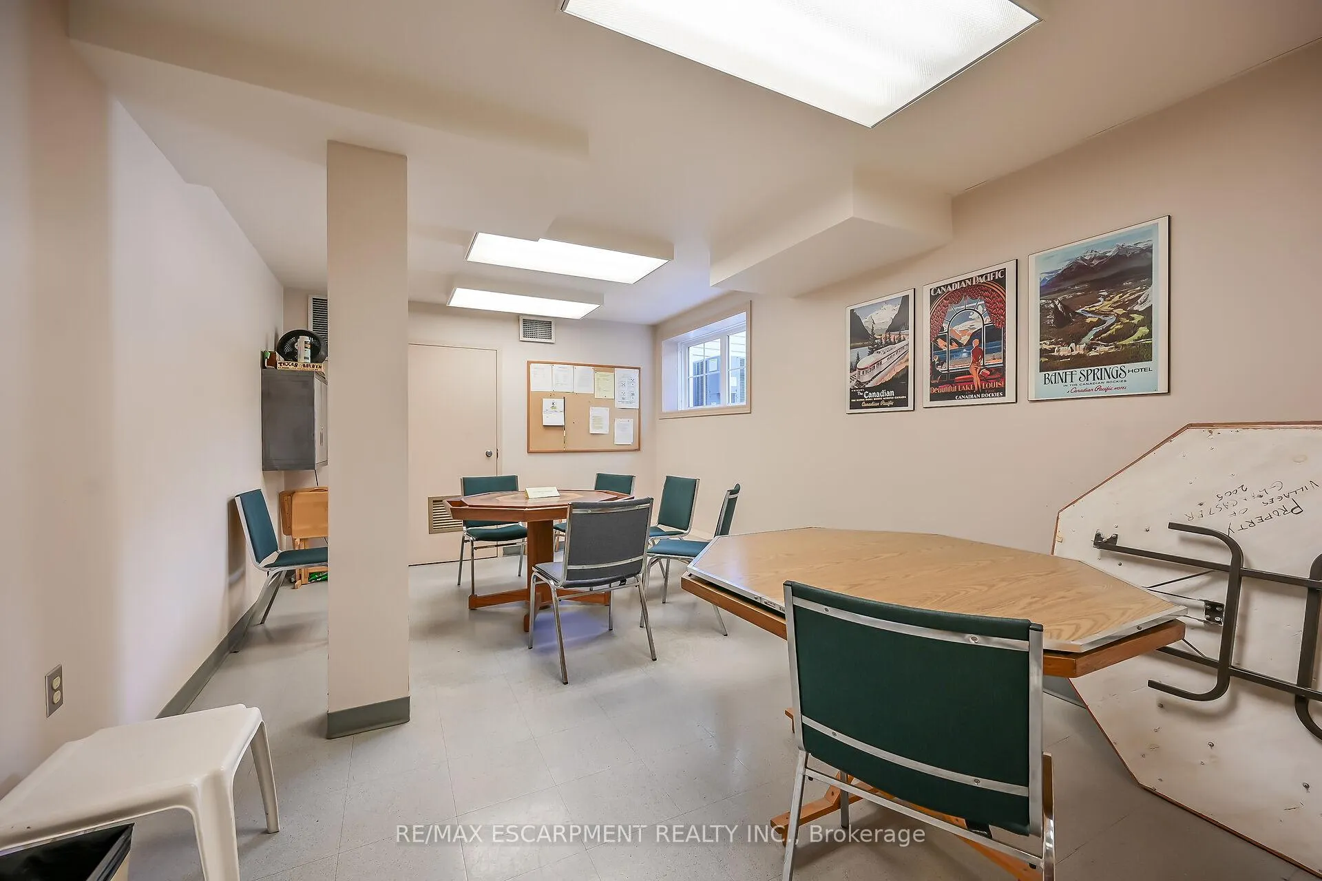 Photo 47 of 232 Silverbirch Boulevard, Hamilton, Villages of Glancaster — HOMEH