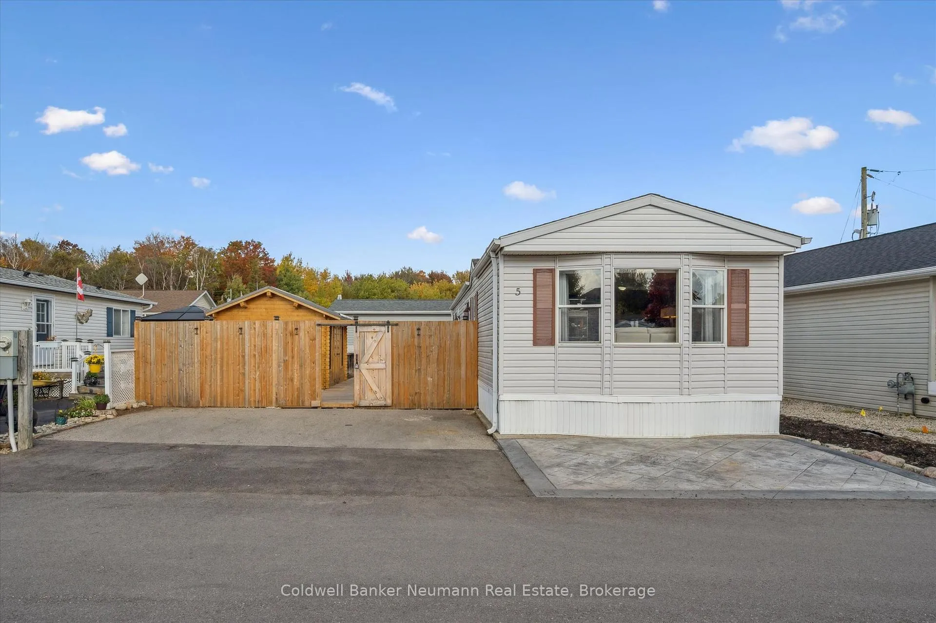 Photo 4 of 5 Walnut Way, Lucan Biddulph, Lucan — HOMEH