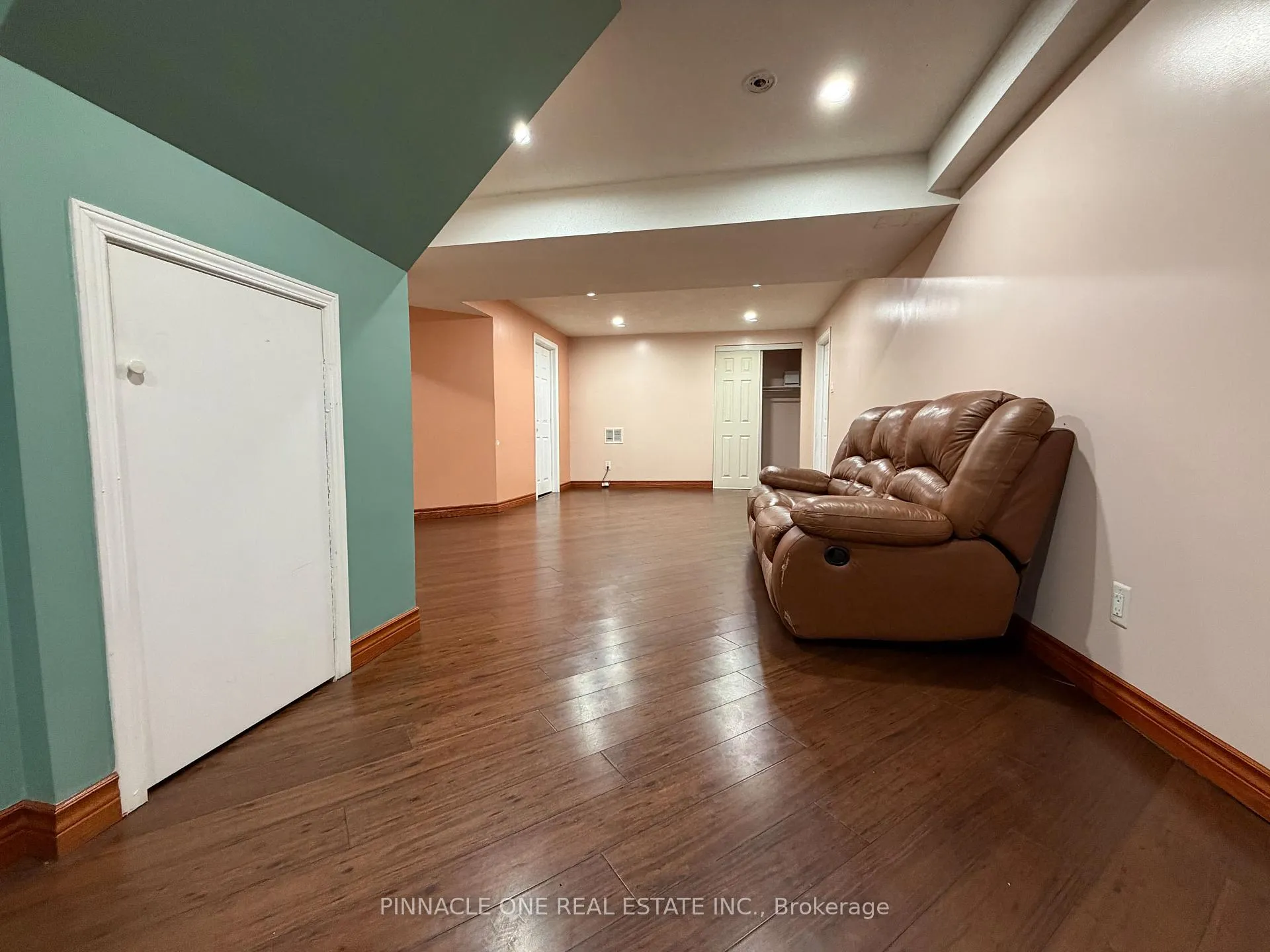 Photo 8 of 564 Military Trail, Scarborough, Morningside — HOMEH