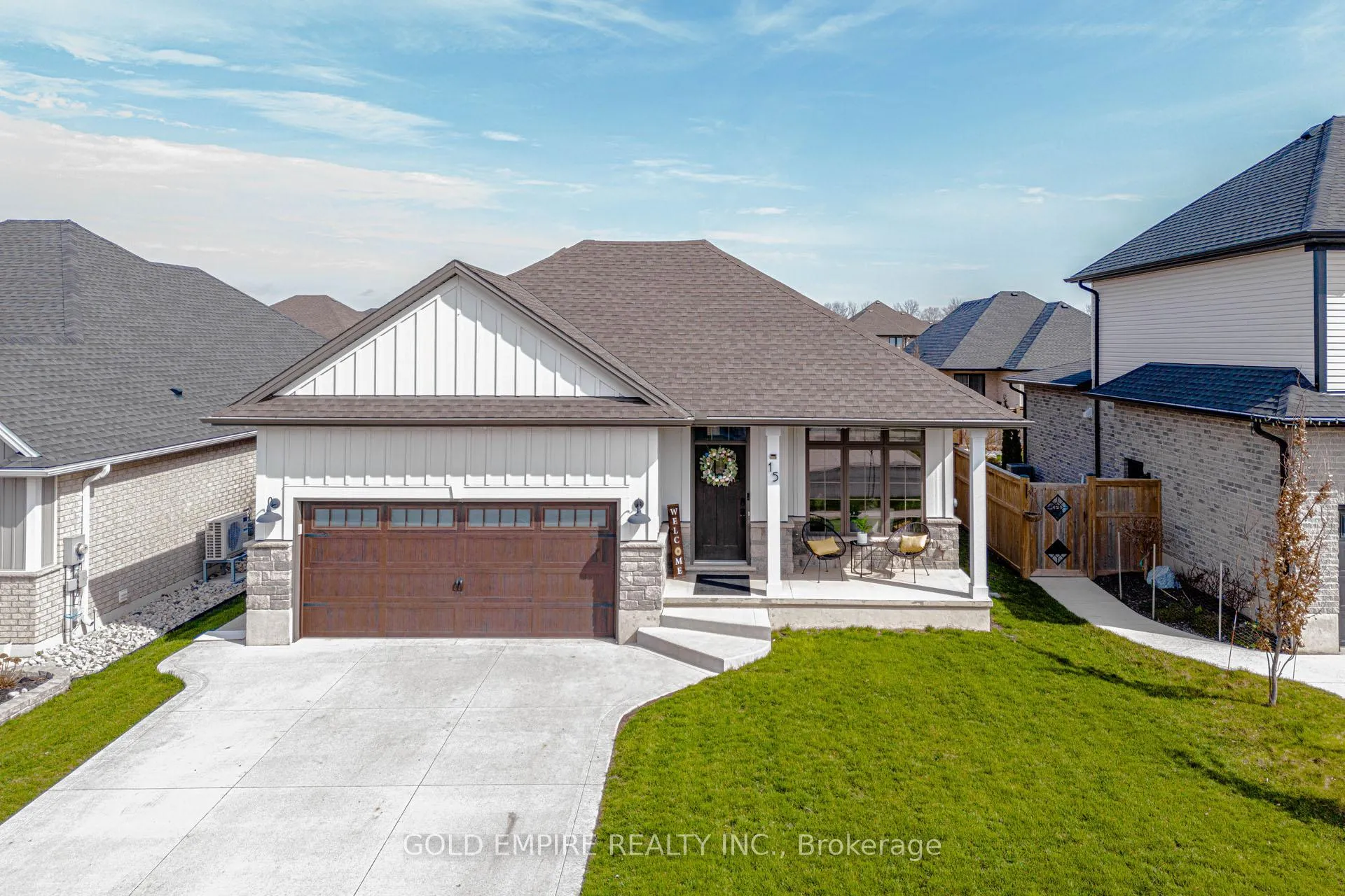 Photo 2 of 15 Muirfield Drive, St. Thomas — HOMEH