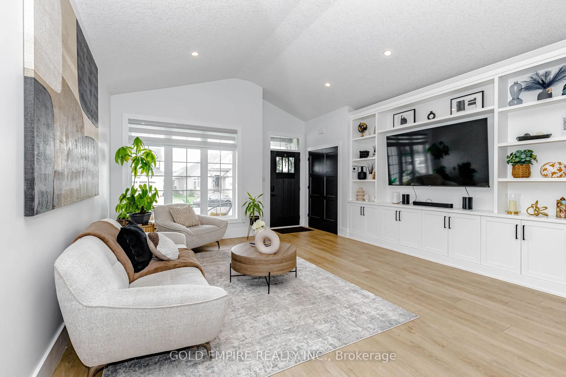 Photo 13 of 15 Muirfield Drive, St. Thomas — HOMEH