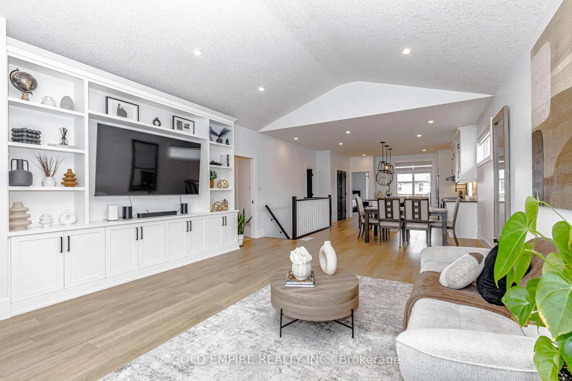 Photo 14 of 15 Muirfield Drive, St. Thomas — HOMEH