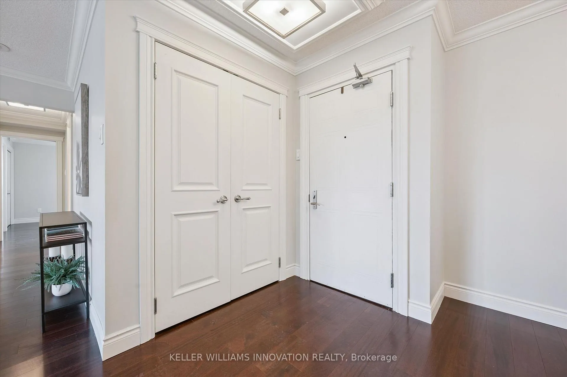 Photo 4 of Unit 1010, 265 Westcourt Place, Waterloo — HOMEH