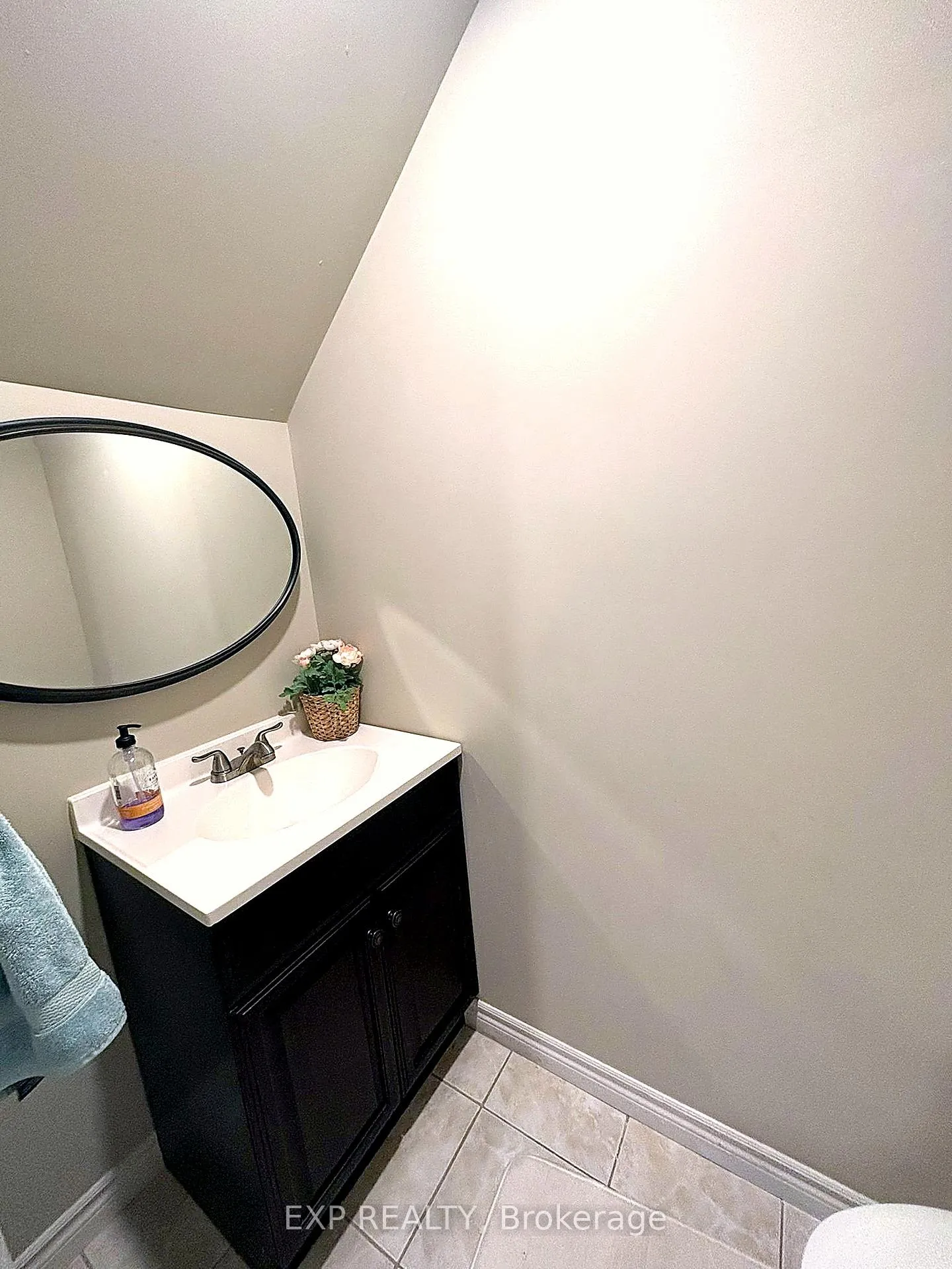 Photo 19 of Unit 21, 1255 Upper Gage Avenue, Hamilton, Randall — HOMEH