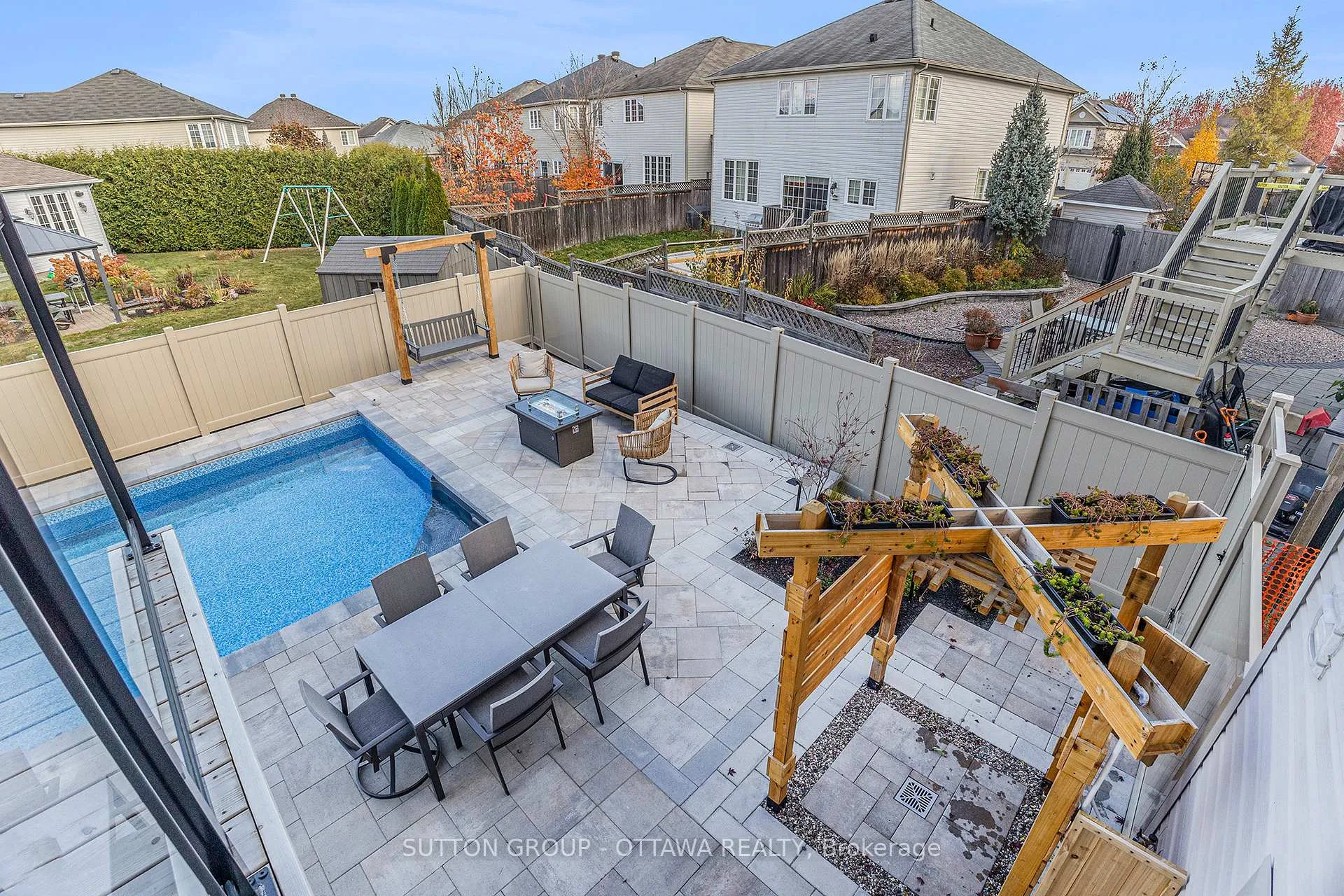 Photo 3 of 181 Windance Crescent, Ottawa, Kanata - Morgan's Grant/South March — HOMEH