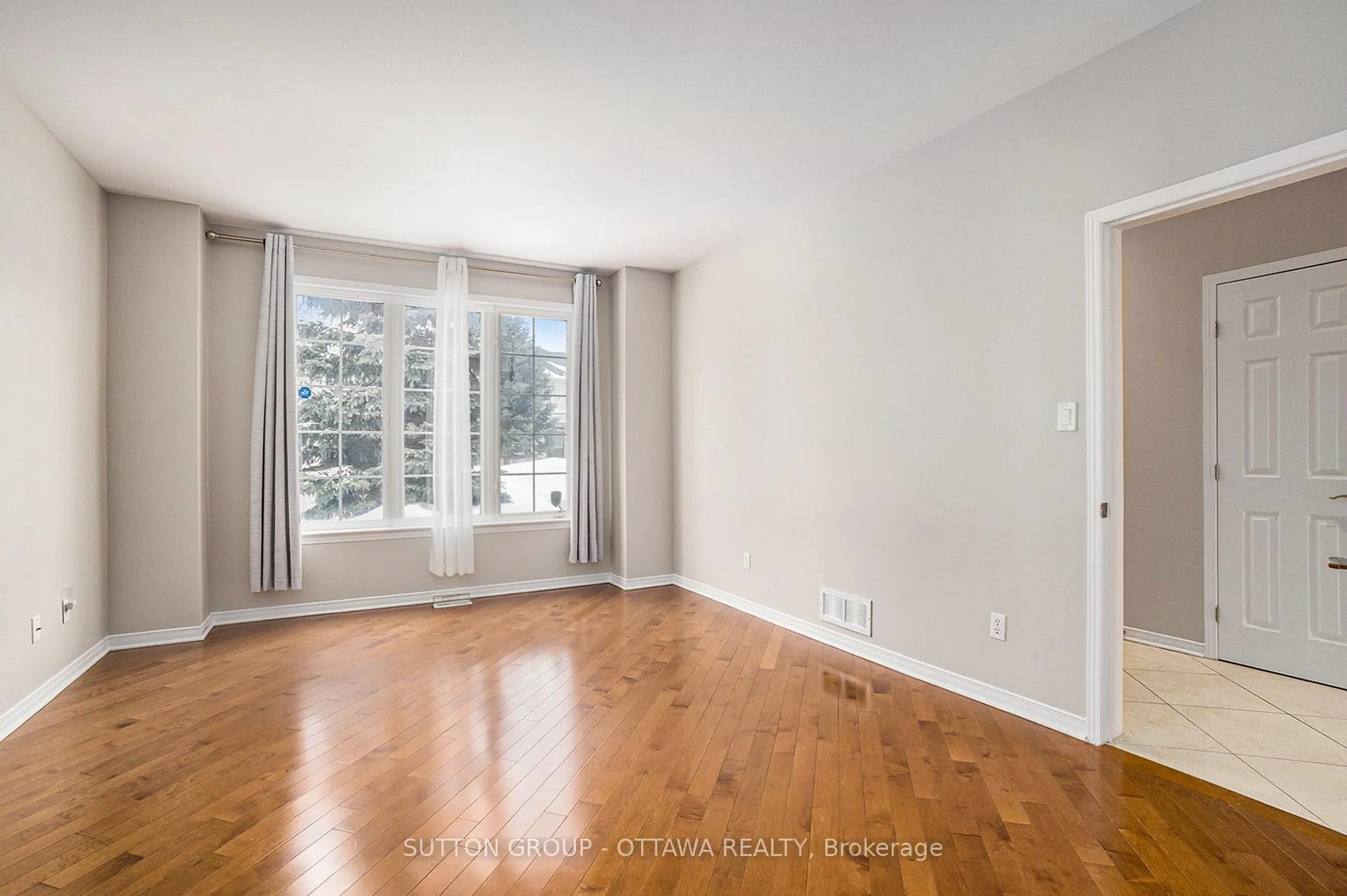 Photo 12 of 181 Windance Crescent, Ottawa, Kanata - Morgan's Grant/South March — HOMEH