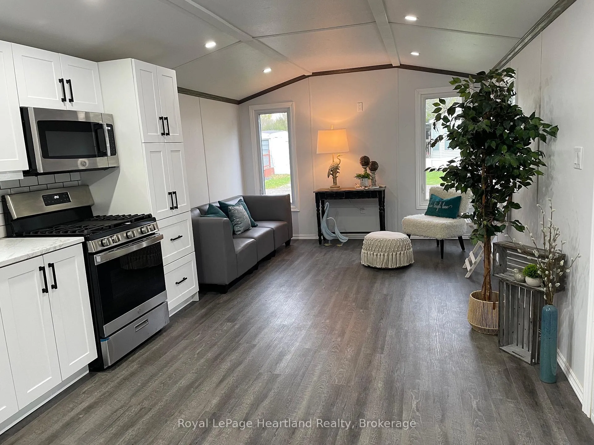 Photo 3 of Unit 4 Starboard, 77719 Bluewater Highway, Central Huron, Clinton — HOMEH