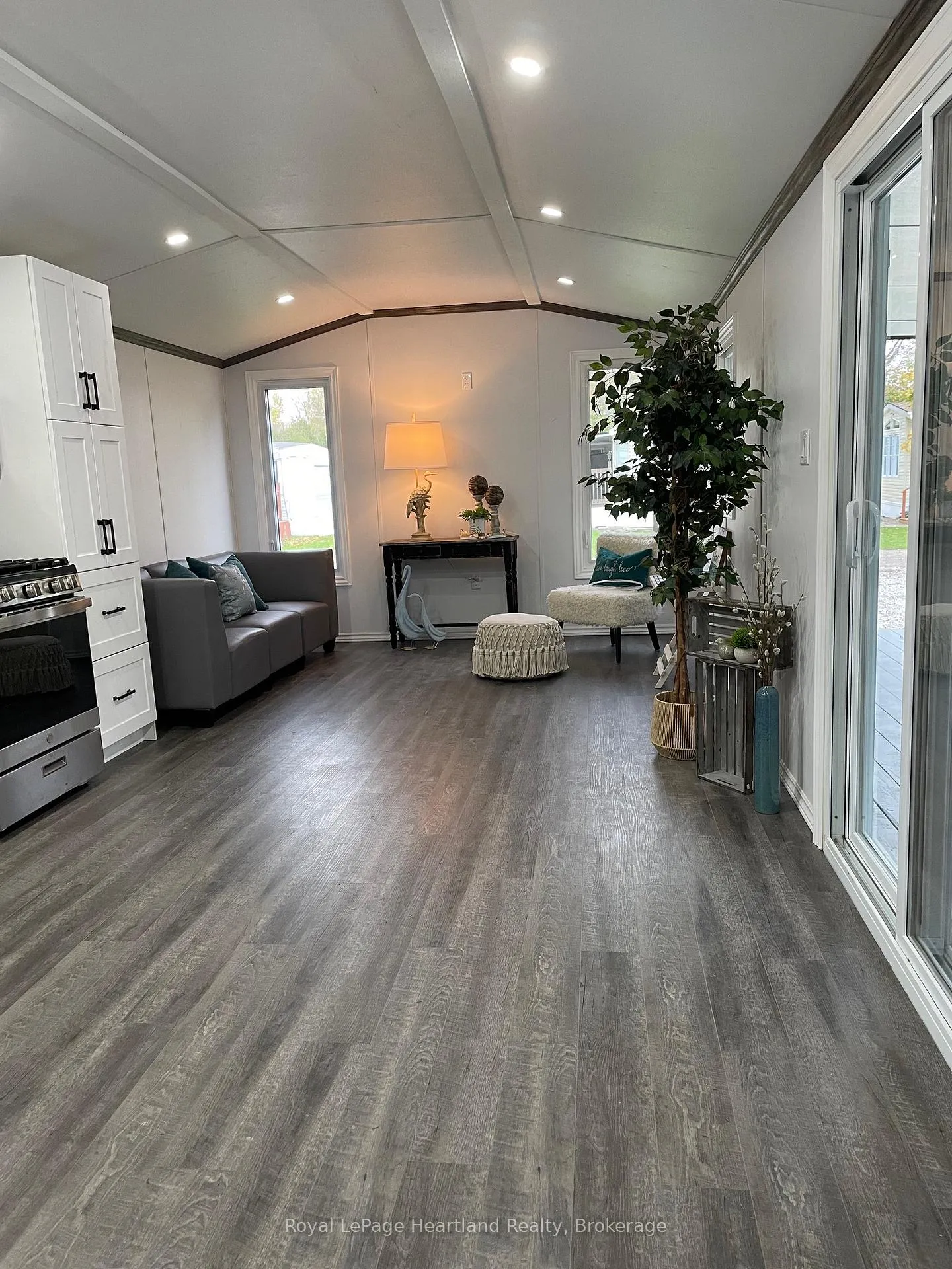 Photo 5 of Unit 4 Starboard, 77719 Bluewater Highway, Central Huron, Clinton — HOMEH