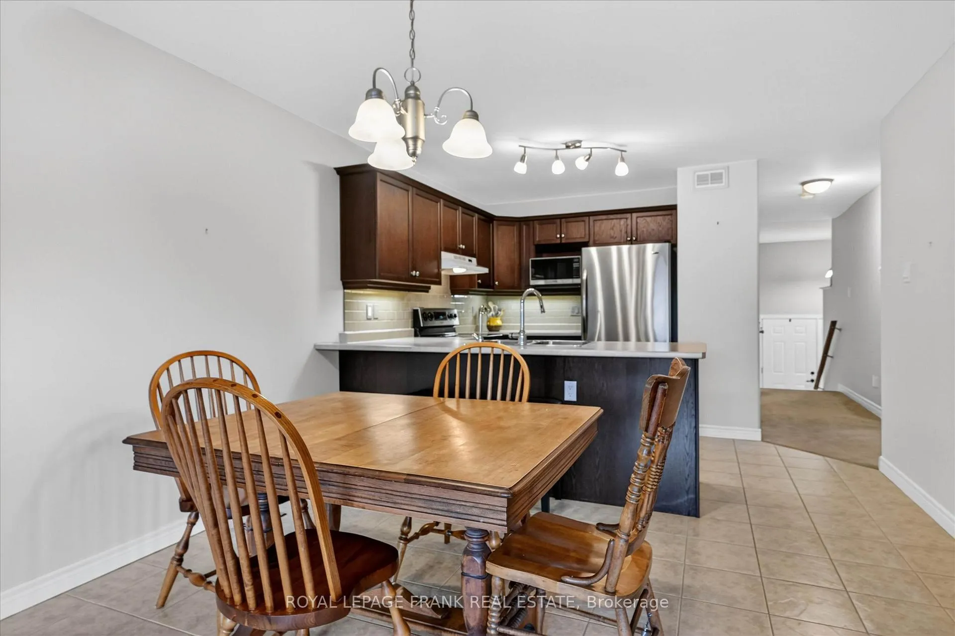 Photo 9 of 774 Hargrove Trail, Peterborough, Ashburnham Ward 4 — HOMEH