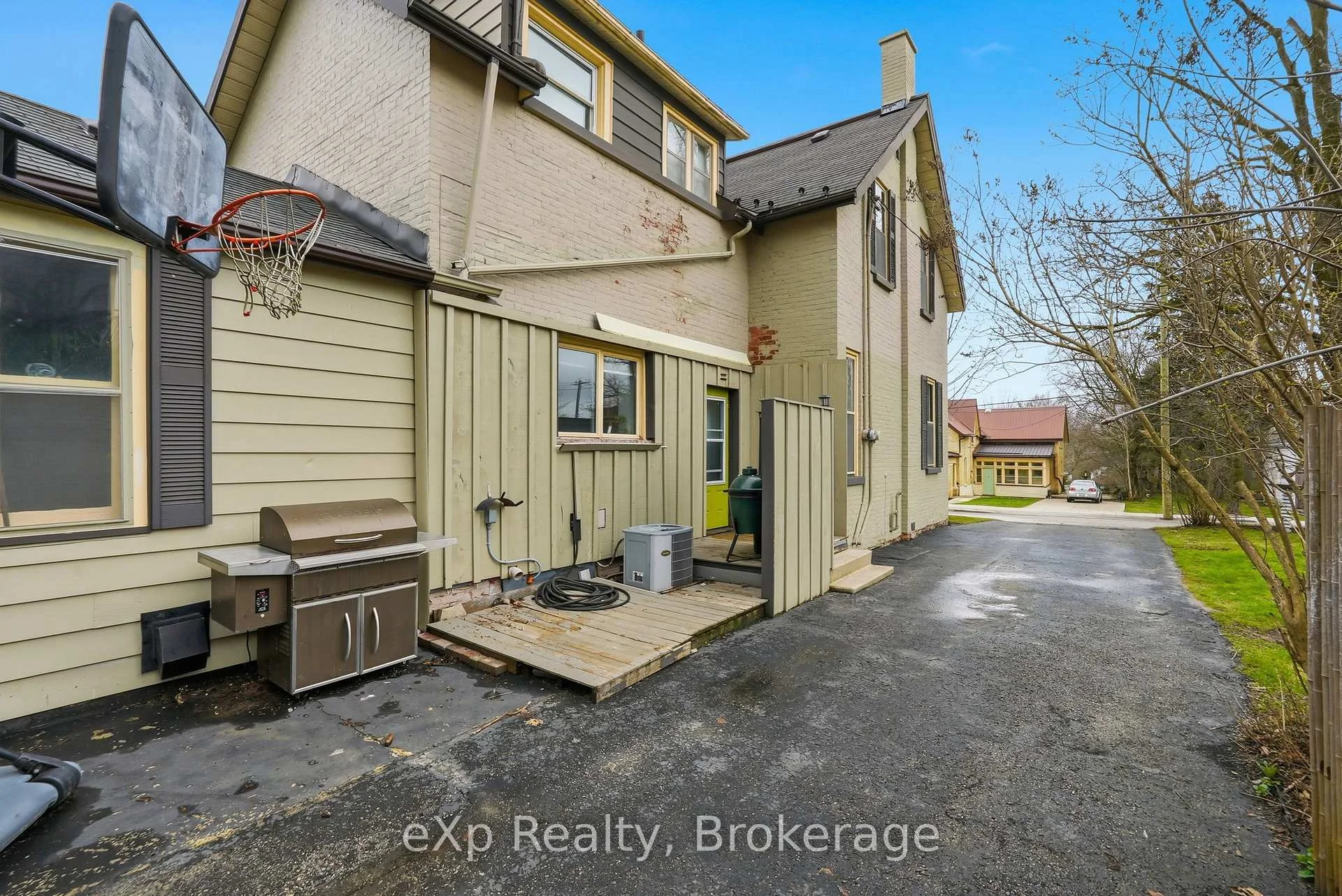 Photo 7 of 415 Gibson Street, Brockton — HOMEH