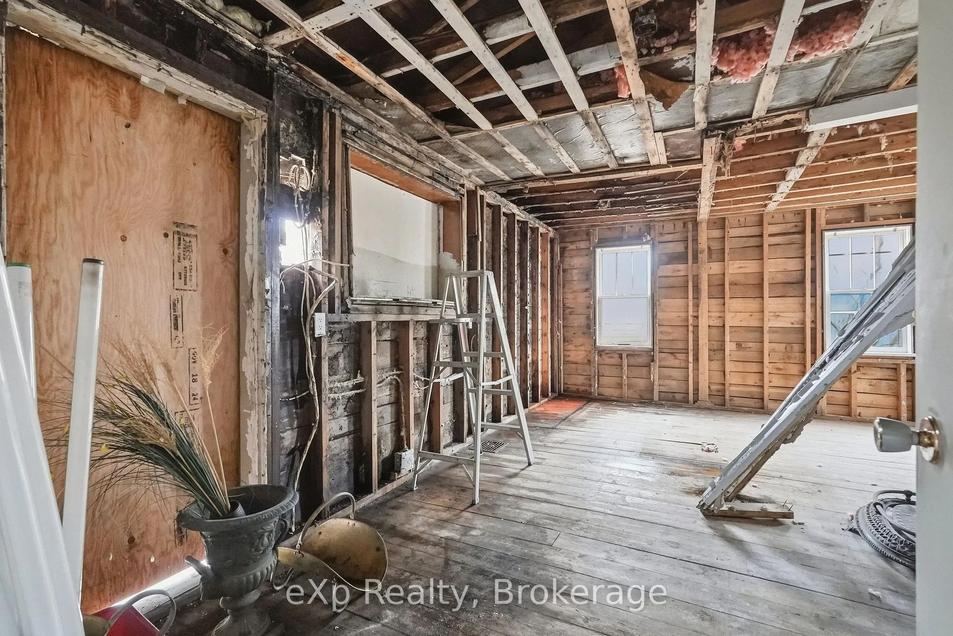 Photo 69 of 415 Gibson Street, Brockton — HOMEH