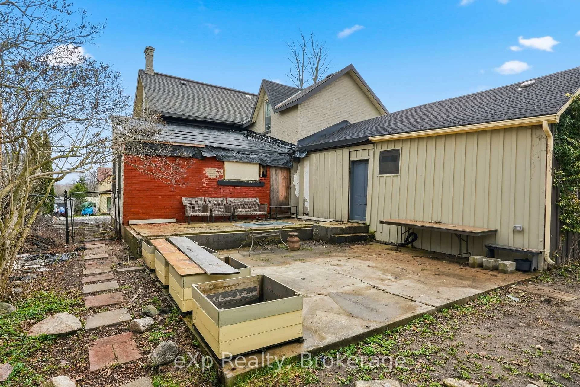 Photo 76 of 415 Gibson Street, Brockton — HOMEH