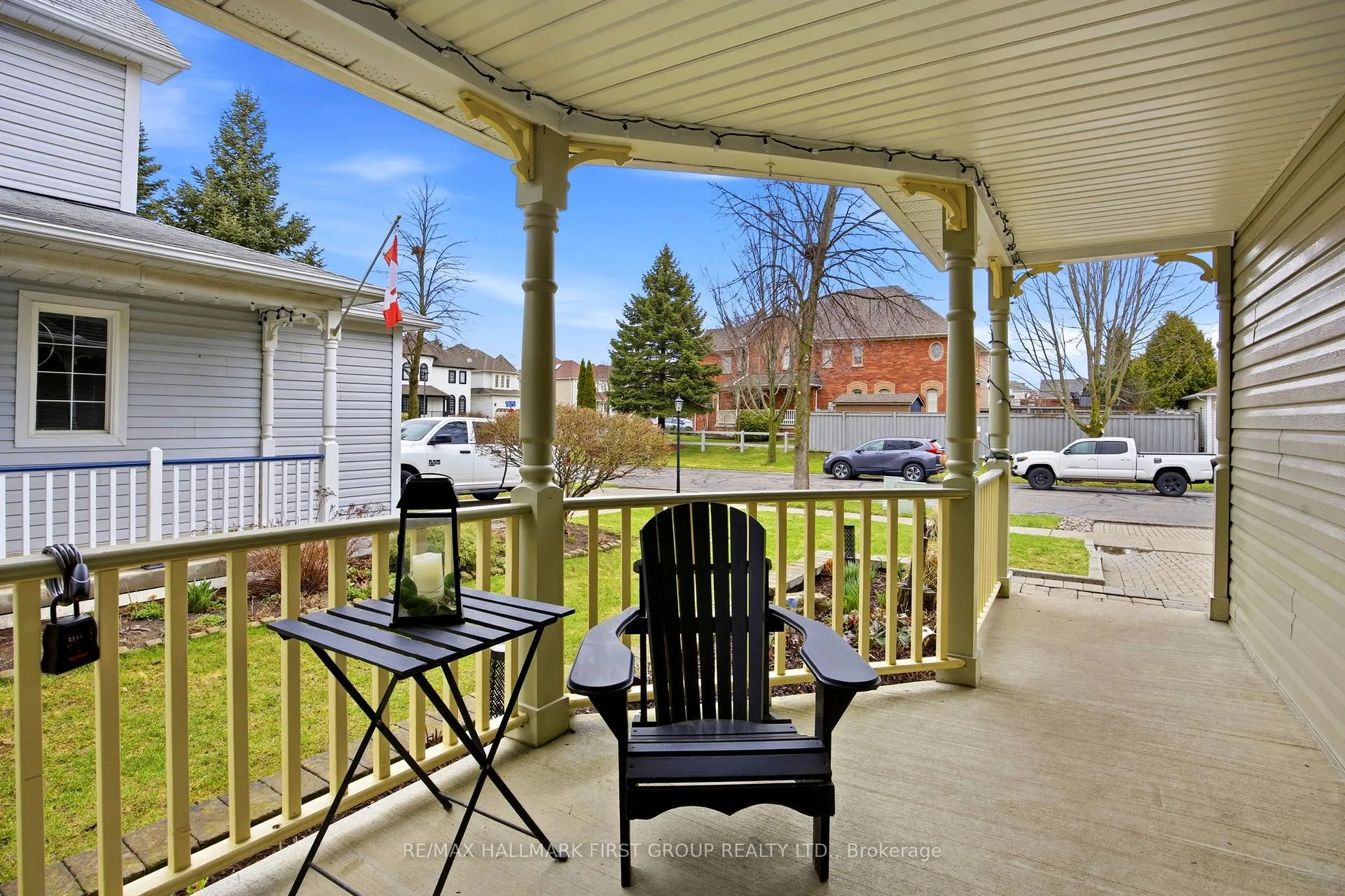 Photo 3 of 5 Knox Crescent, Whitby, Brooklin — HOMEH