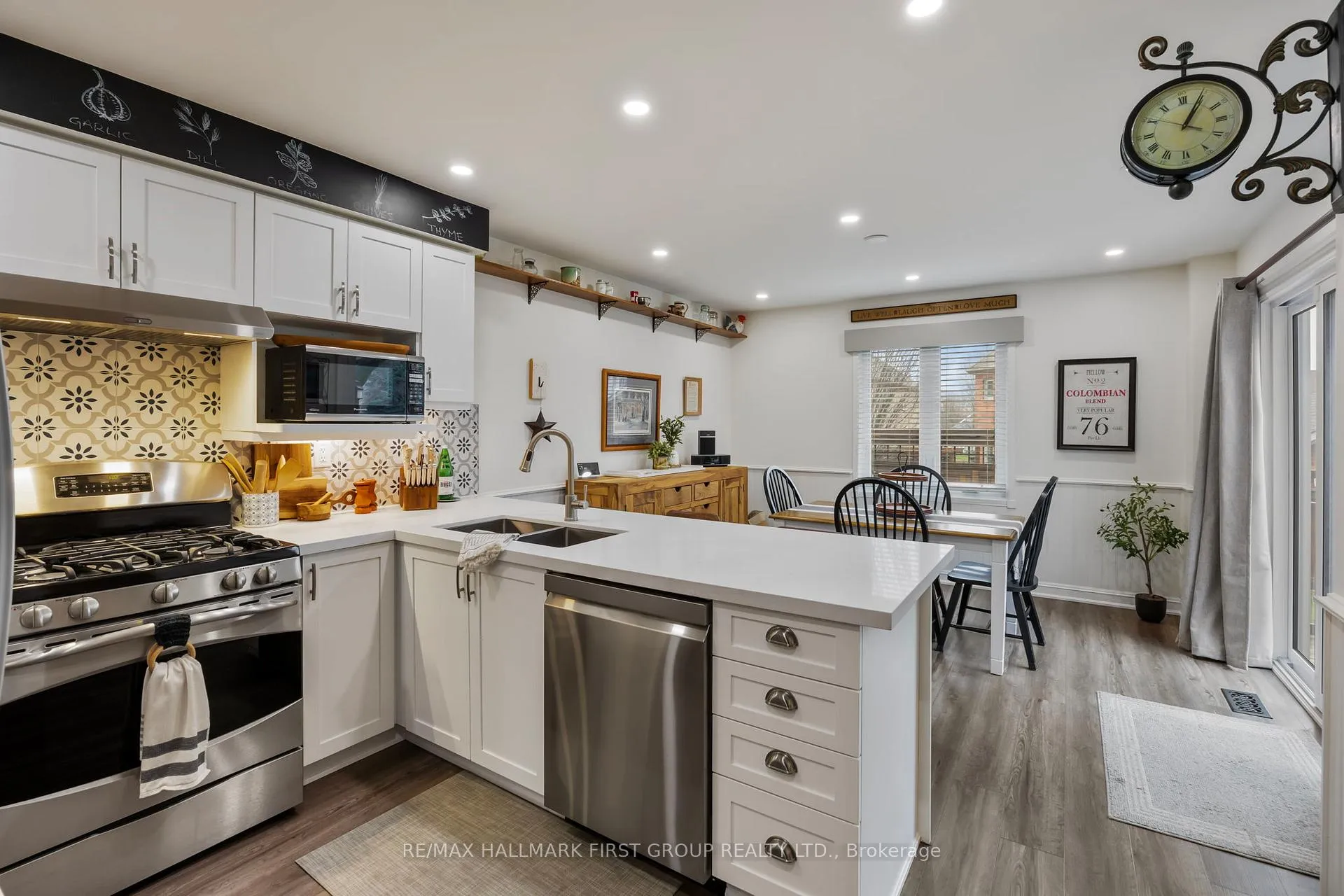 Photo 10 of 5 Knox Crescent, Whitby, Brooklin — HOMEH