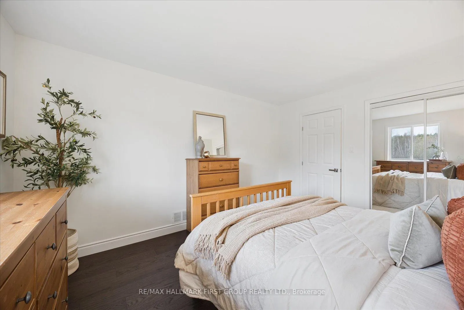 Photo 25 of 4655 Sideline 6, Pickering, Rural Pickering — HOMEH