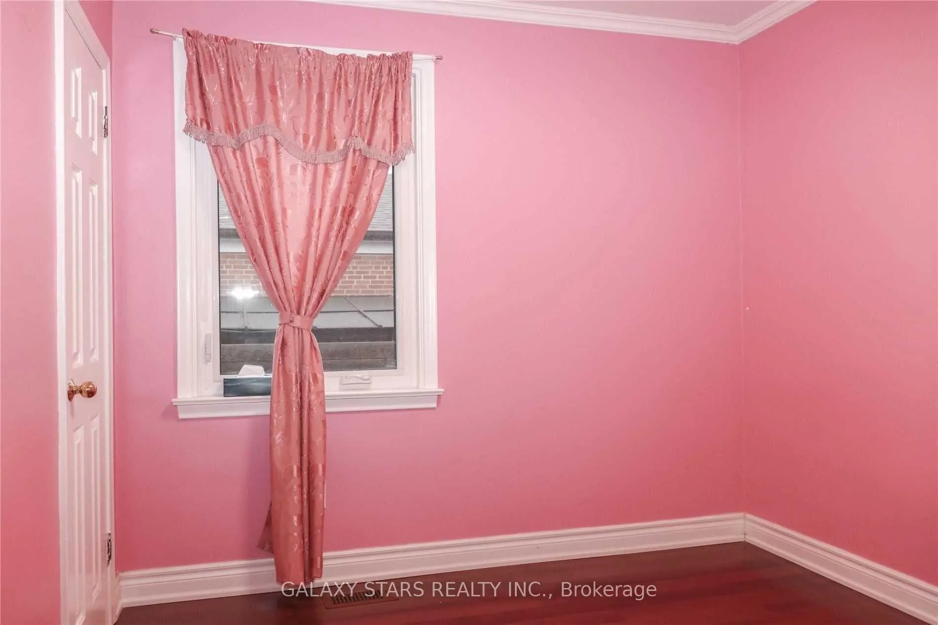 Photo 10 of Unit Main, 82 Nelson Street, Scarborough, Woburn — HOMEH