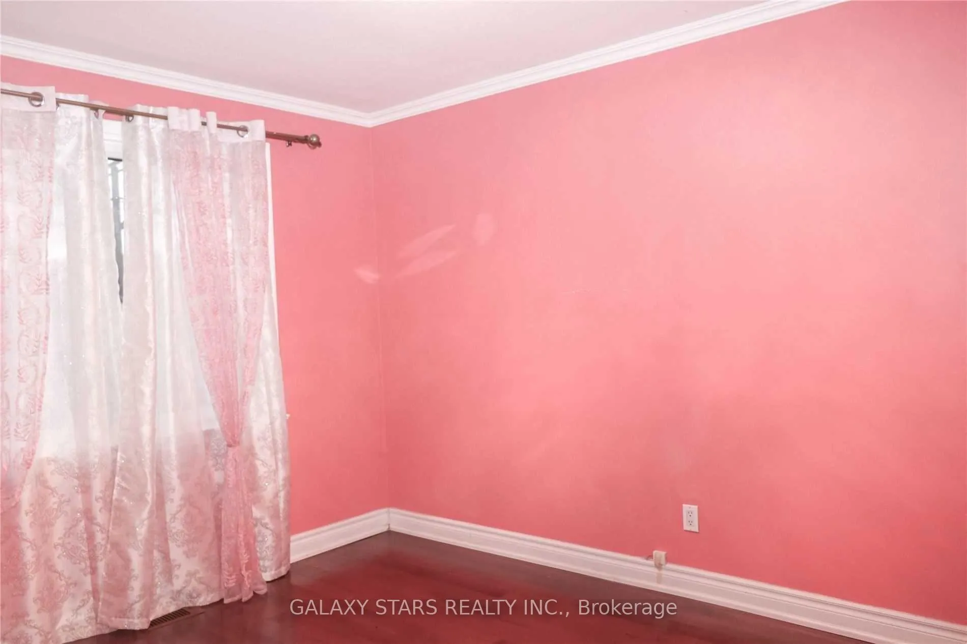 Photo 12 of Unit Main, 82 Nelson Street, Scarborough, Woburn — HOMEH