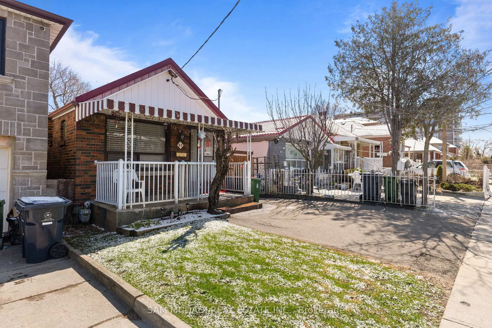 Photo 3 of 87 Dynevor Road, Toronto, Caledonia-Fairbank — HOMEH