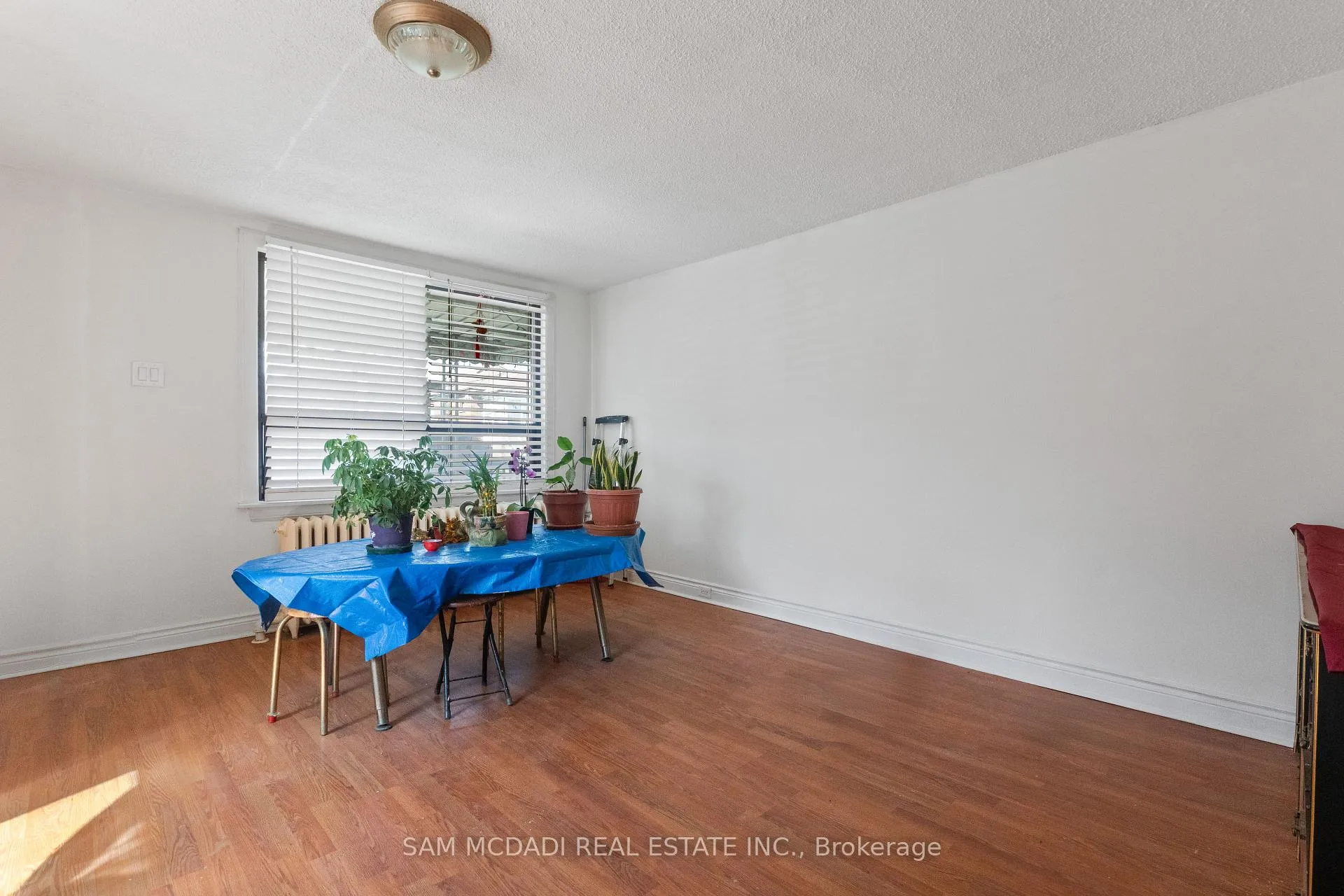 Photo 8 of 87 Dynevor Road, Toronto, Caledonia-Fairbank — HOMEH