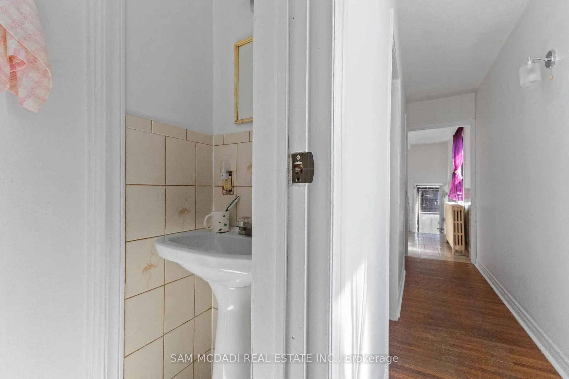 Photo 14 of 87 Dynevor Road, Toronto, Caledonia-Fairbank — HOMEH