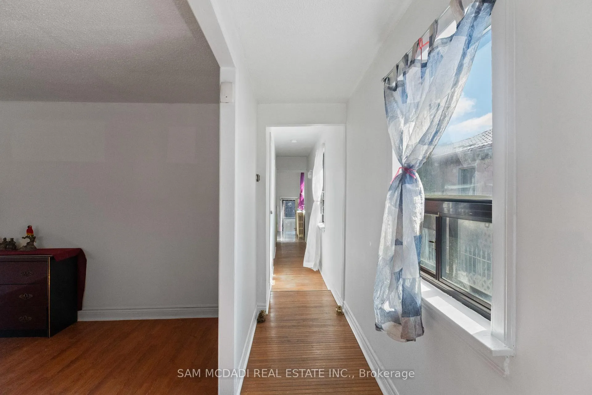 Photo 16 of 87 Dynevor Road, Toronto, Caledonia-Fairbank — HOMEH