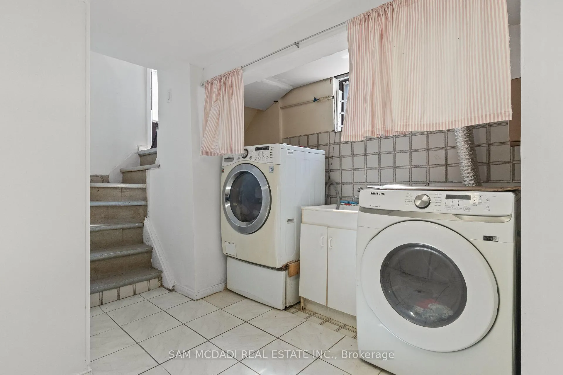 Photo 17 of 87 Dynevor Road, Toronto, Caledonia-Fairbank — HOMEH
