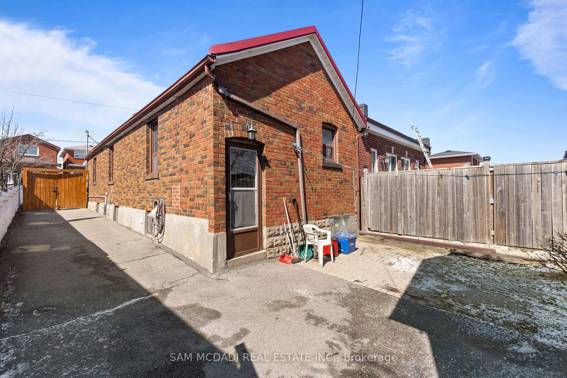 Photo 23 of 87 Dynevor Road, Toronto, Caledonia-Fairbank — HOMEH