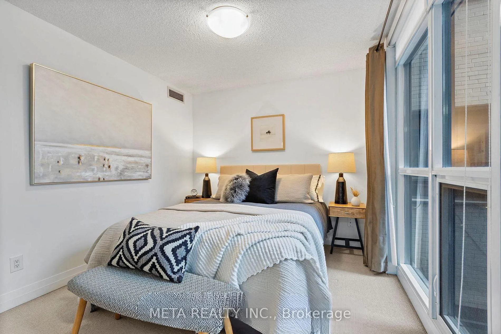 Photo 4 of Unit 328, 25 Carlton Street, Toronto, Church-Yonge Corridor — HOMEH