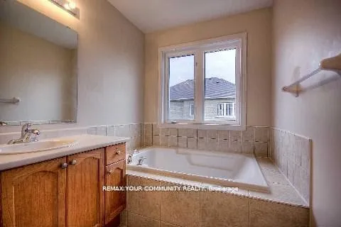Photo 8 of 47 Gauguin Avenue, Vaughan, Patterson — HOMEH