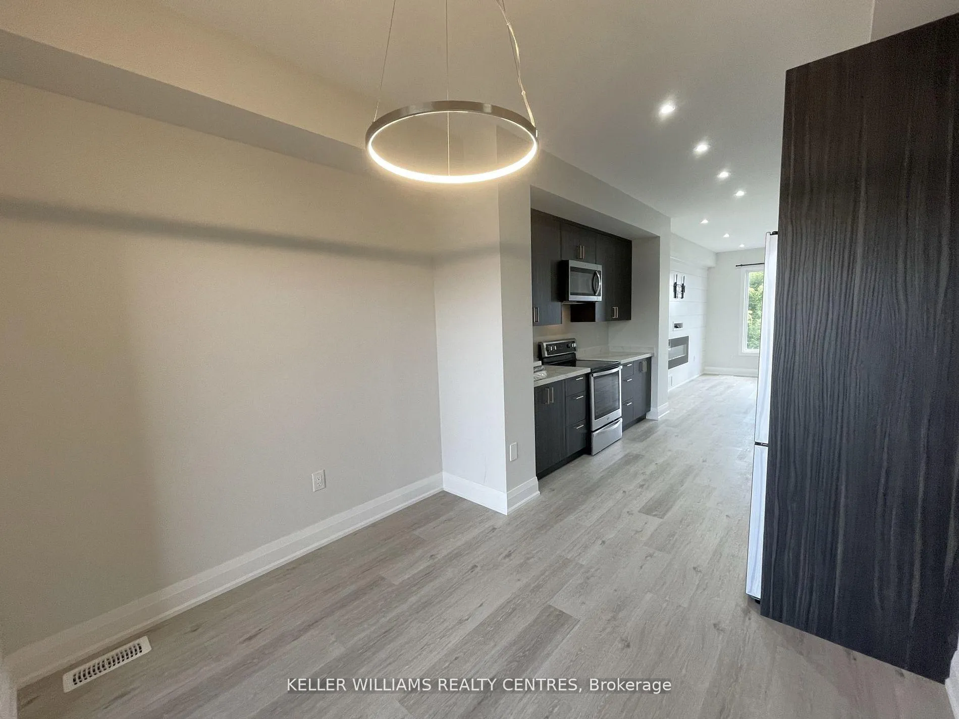 Photo 8 of 450 Veterans Drive, Barrie, Holly — HOMEH
