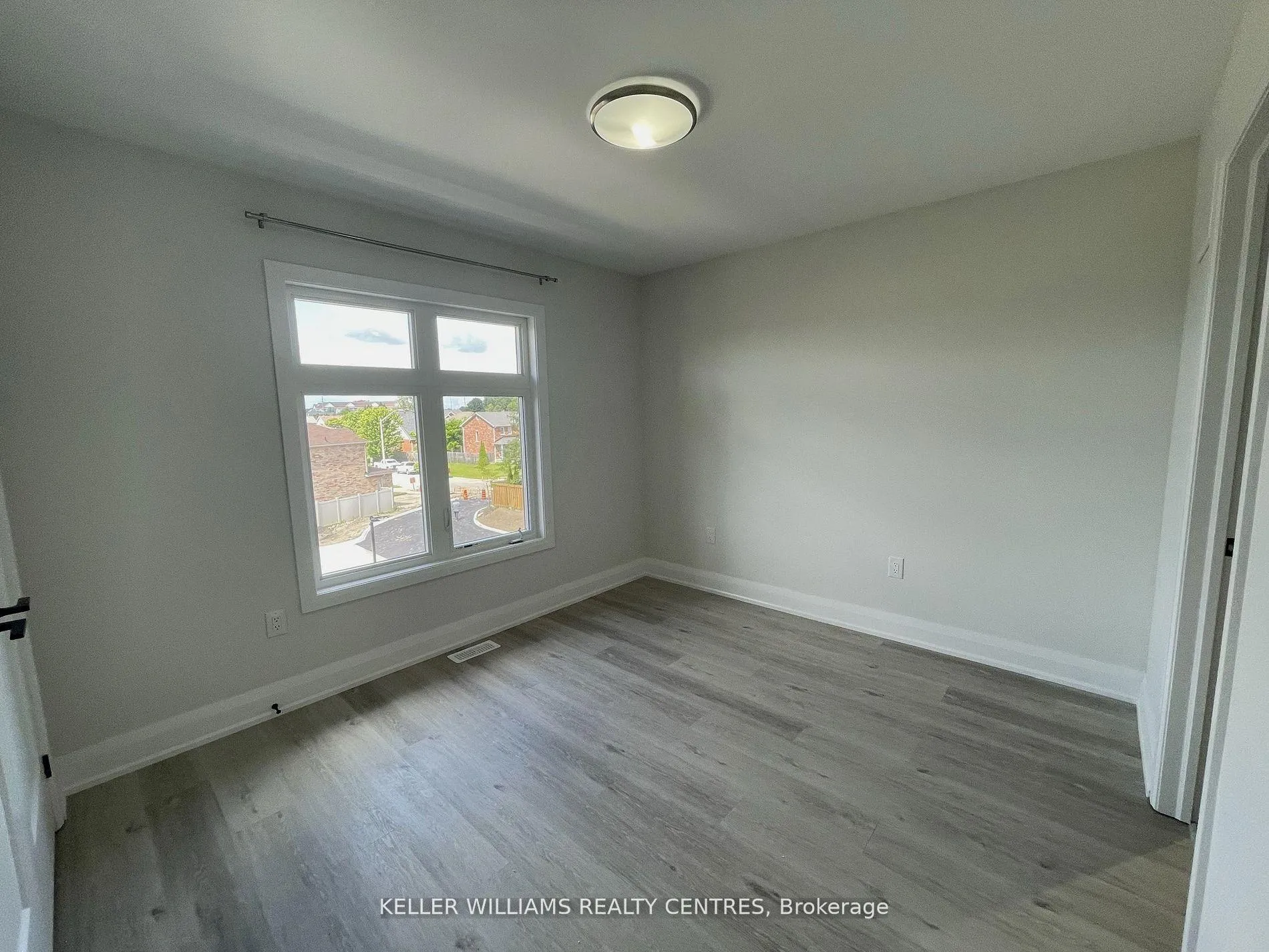 Photo 16 of 450 Veterans Drive, Barrie, Holly — HOMEH