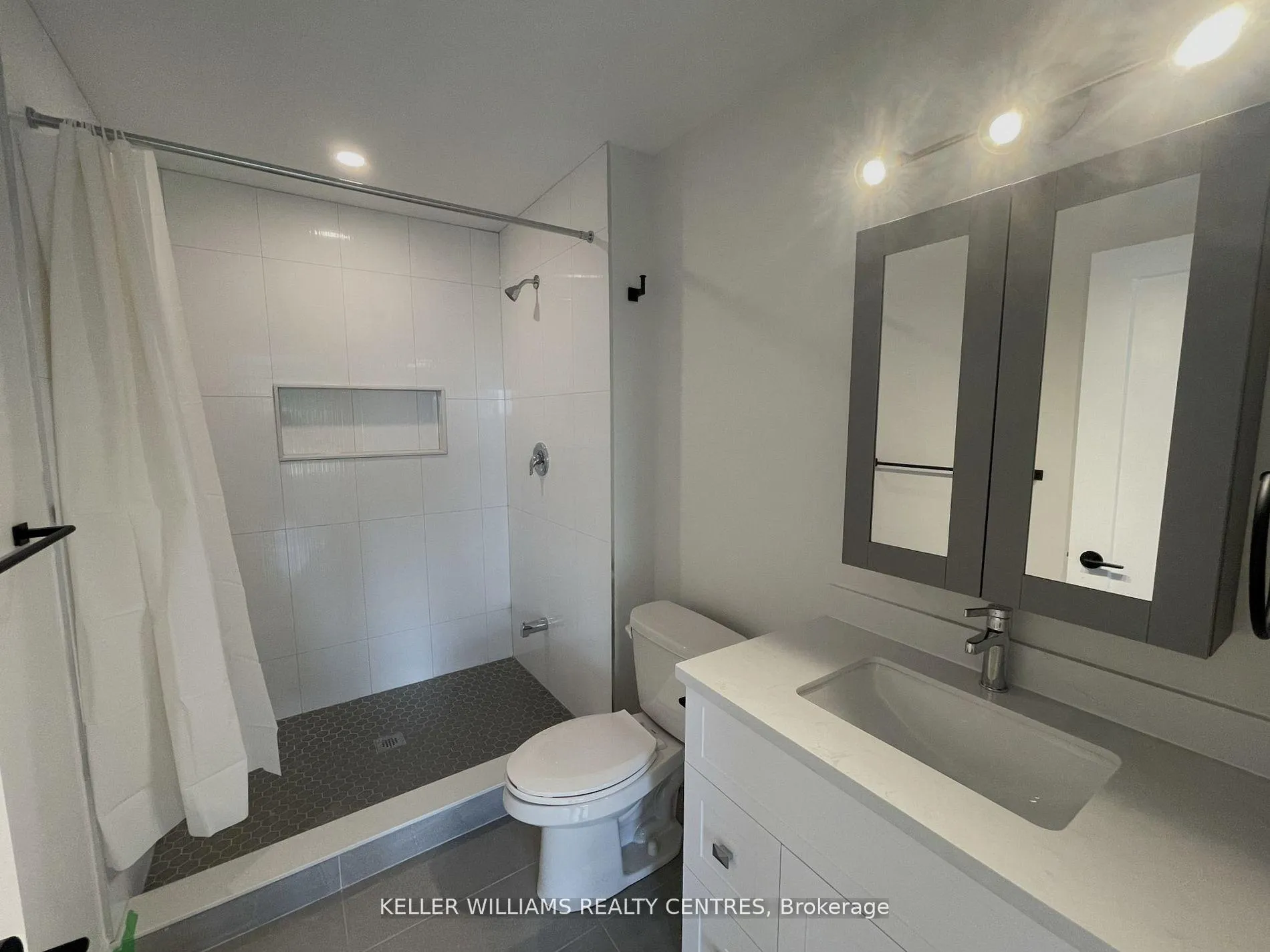Photo 23 of 450 Veterans Drive, Barrie, Holly — HOMEH