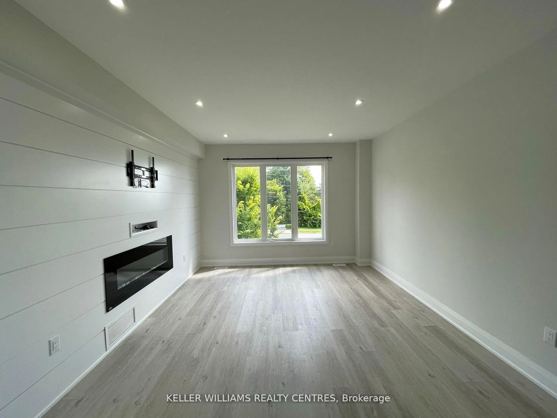 Photo 26 of 450 Veterans Drive, Barrie, Holly — HOMEH
