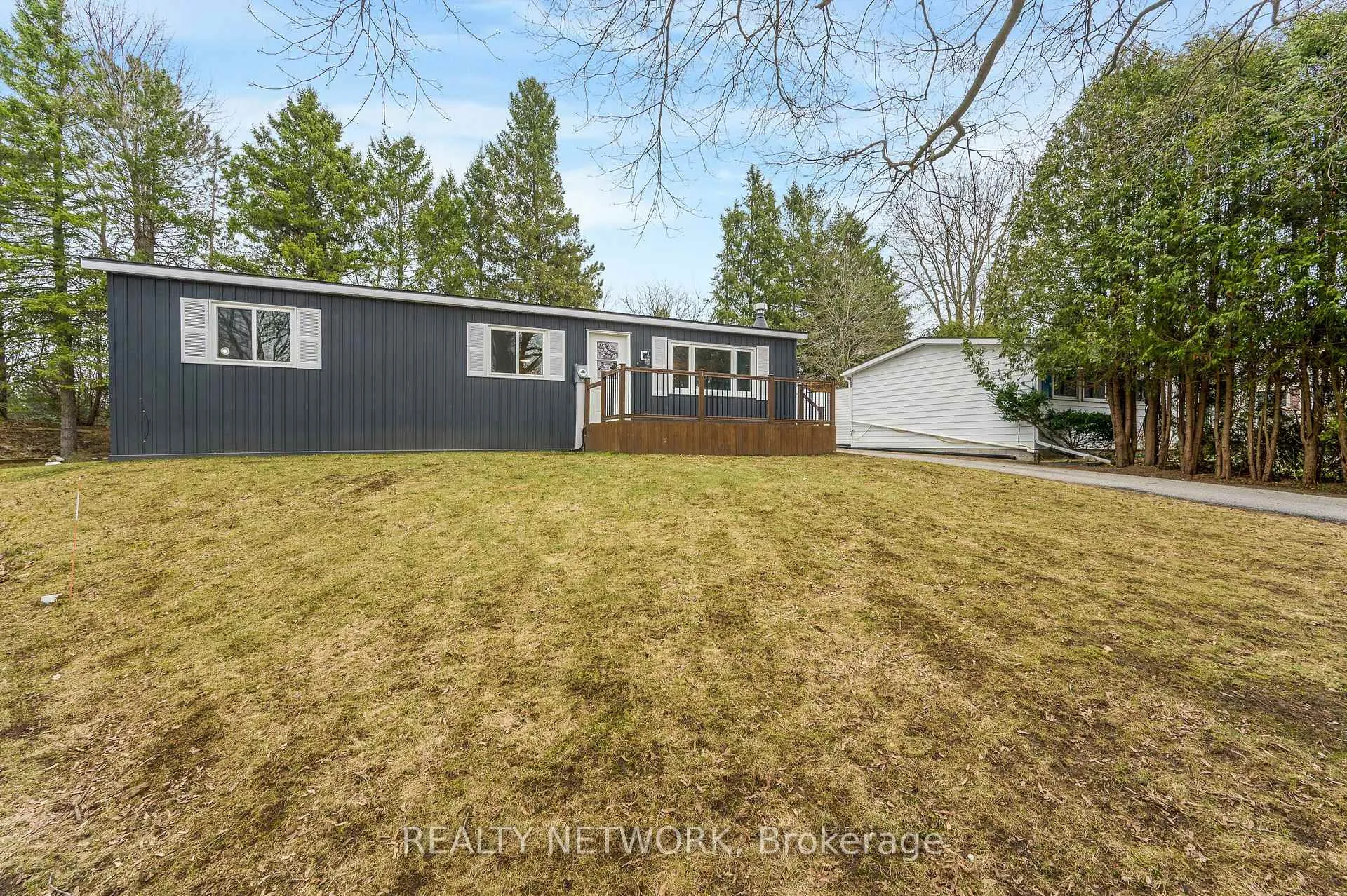 Photo 6 of 157 Maple Crescent, Hamilton, Rural Flamborough — HOMEH