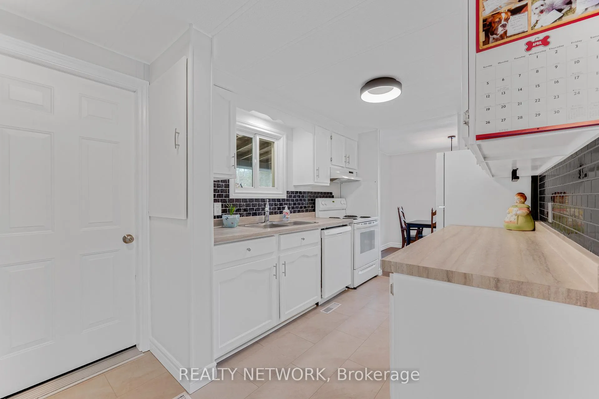 Photo 16 of 157 Maple Crescent, Hamilton, Rural Flamborough — HOMEH