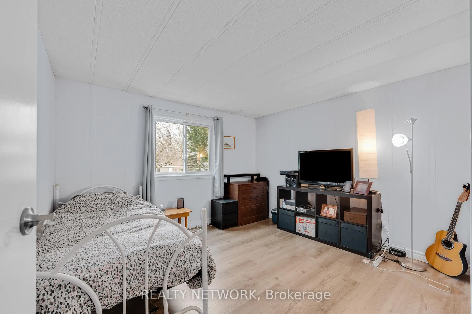 Photo 18 of 157 Maple Crescent, Hamilton, Rural Flamborough — HOMEH