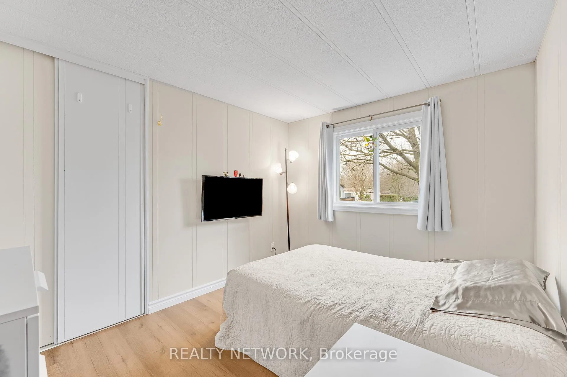 Photo 23 of 157 Maple Crescent, Hamilton, Rural Flamborough — HOMEH