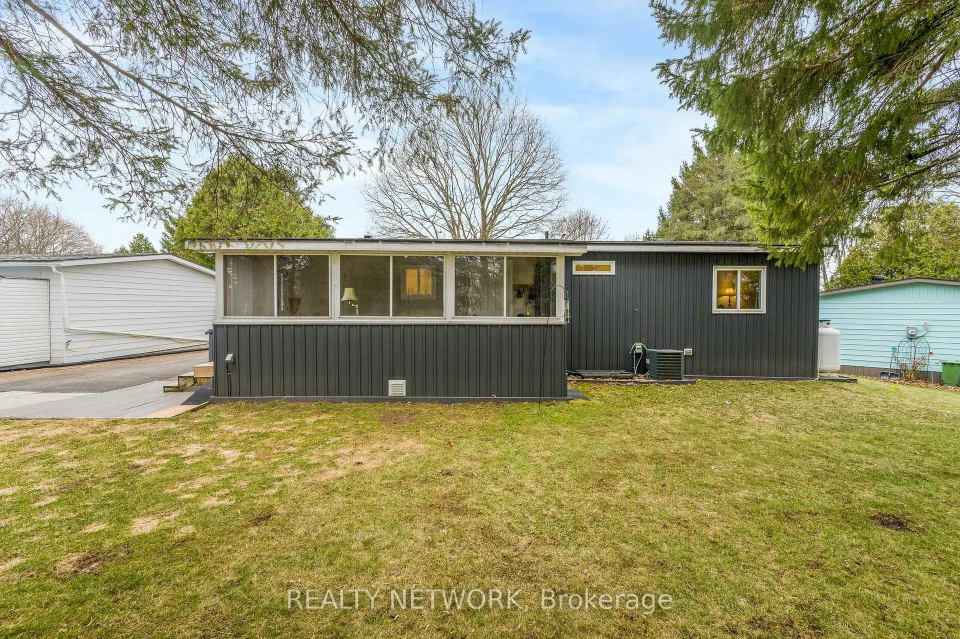 Photo 31 of 157 Maple Crescent, Hamilton, Rural Flamborough — HOMEH