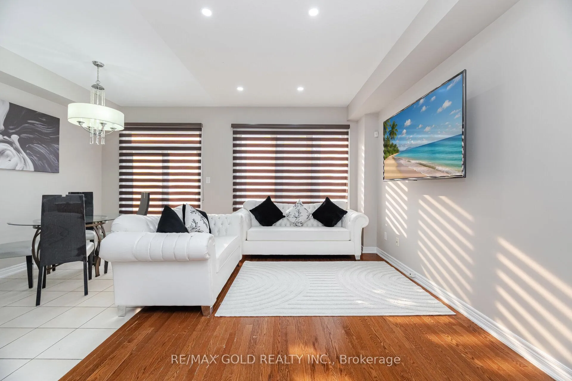 Photo 3 of 11 Seedland Crescent N, Brampton, Sandringham-Wellington — HOMEH