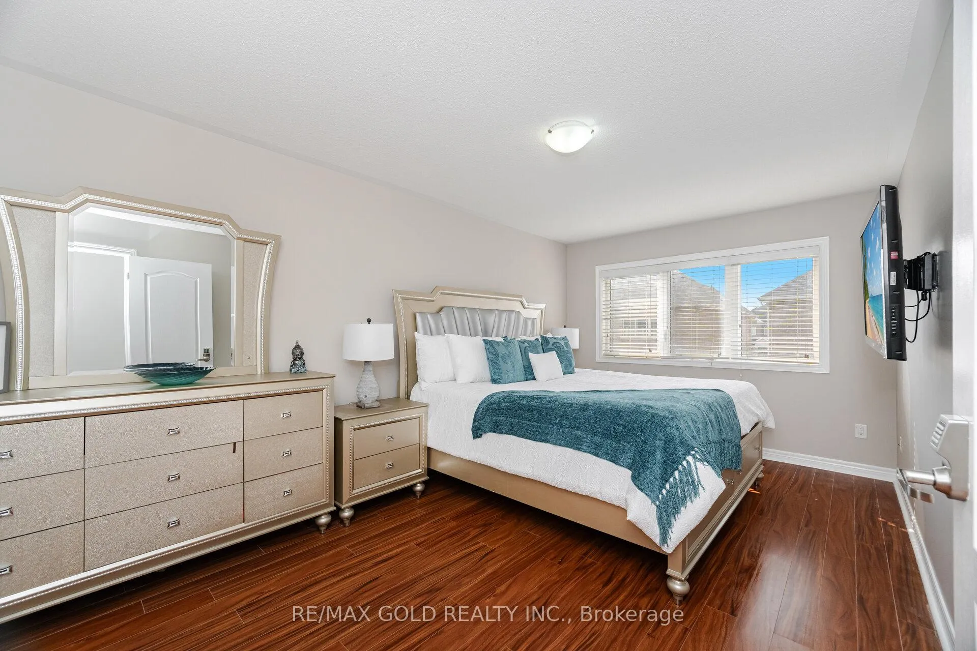 Photo 7 of 11 Seedland Crescent N, Brampton, Sandringham-Wellington — HOMEH