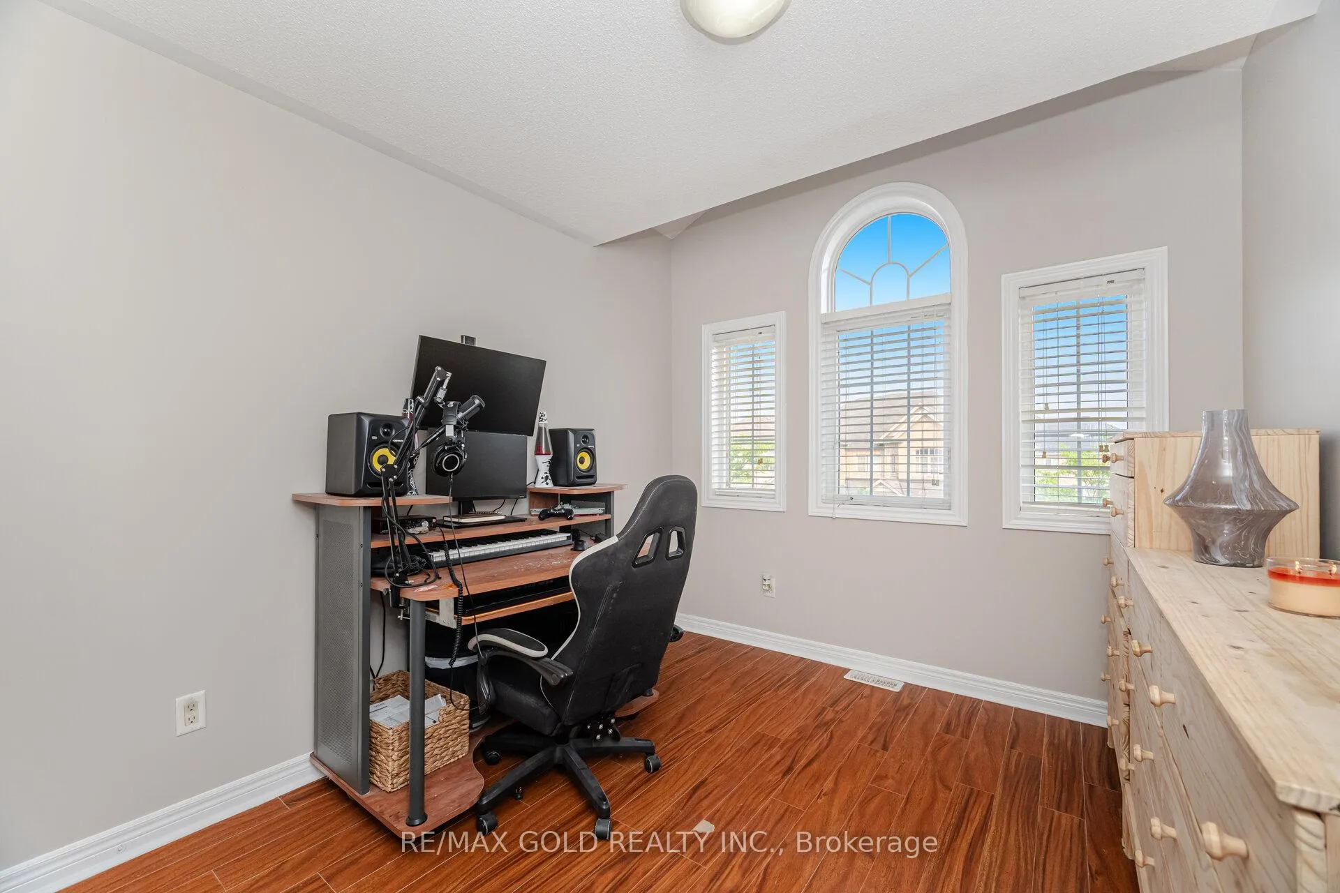 Photo 10 of 11 Seedland Crescent N, Brampton, Sandringham-Wellington — HOMEH