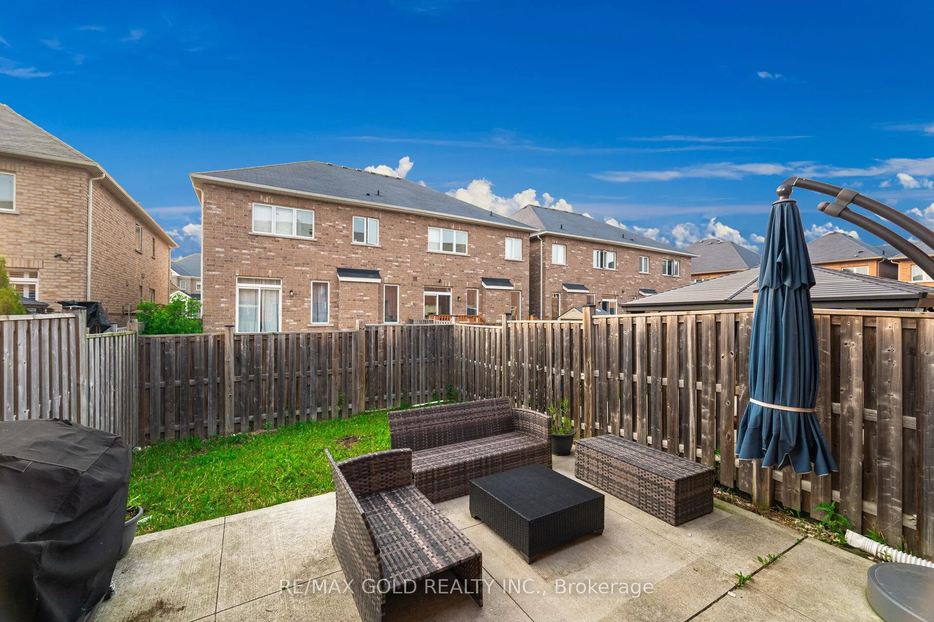 Photo 13 of 11 Seedland Crescent N, Brampton, Sandringham-Wellington — HOMEH