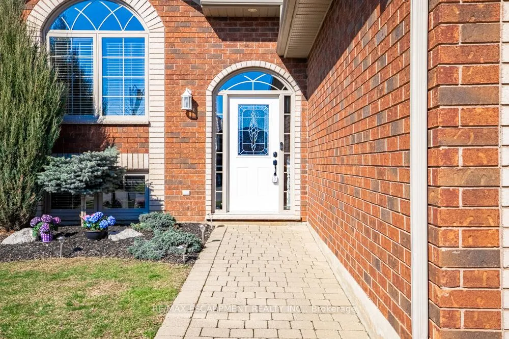 Photo 5 of 62 Mission Road, Brantford, Echo Place — HOMEH