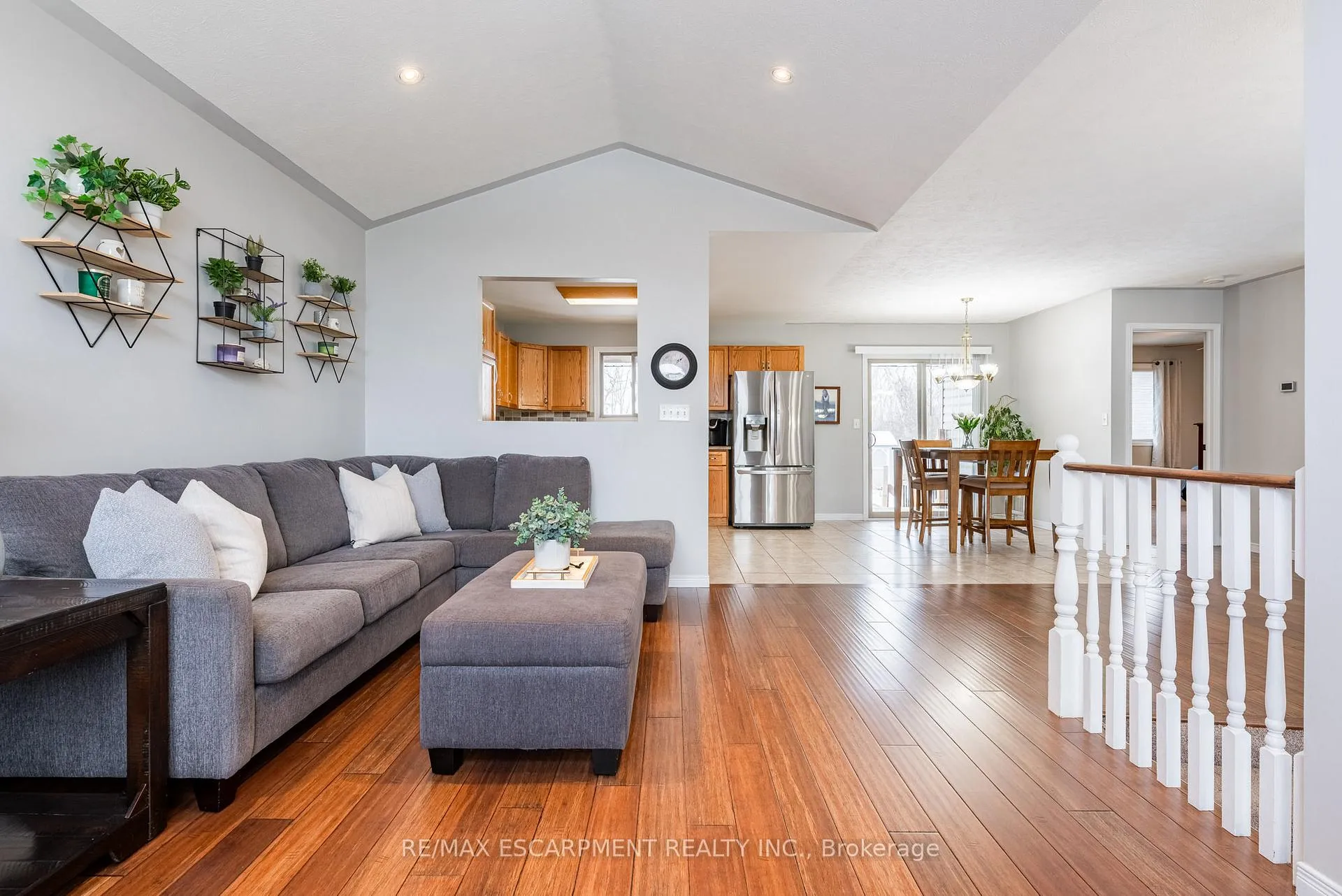 Photo 10 of 62 Mission Road, Brantford, Echo Place — HOMEH